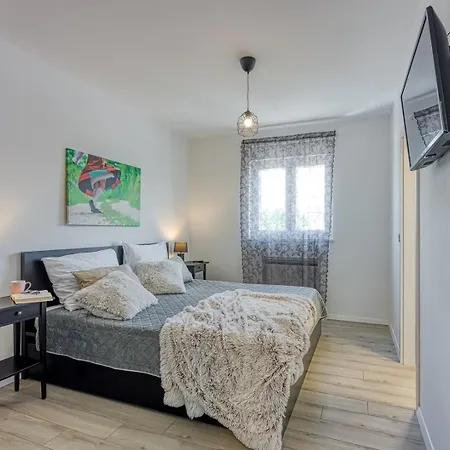 Modern Ana With Jacuzzi And Pool * Πόρετς