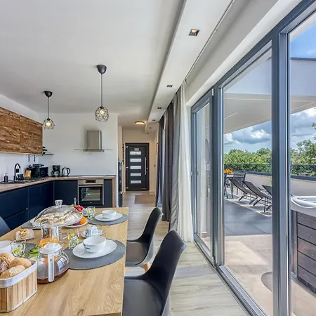 Modern Ana With Jacuzzi And Pool Πόρετς