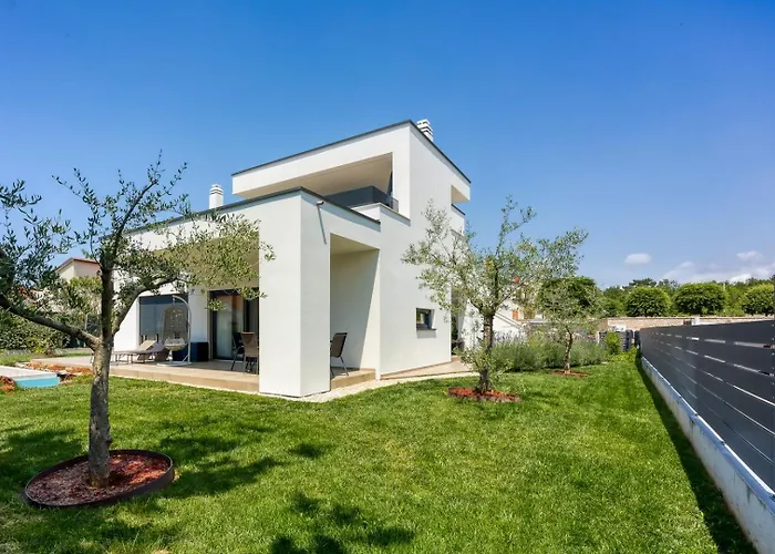 Modern Ana With Jacuzzi And Pool Daire Poreč