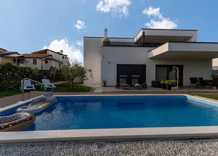 Daire Modern Ana With Jacuzzi And Pool Poreč