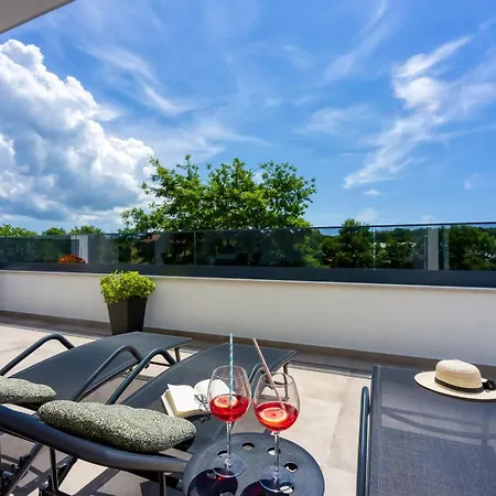 Modern Ana With Jacuzzi And Pool Apartament *