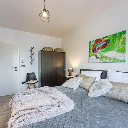 Modern Ana With Jacuzzi And Pool * Poreč