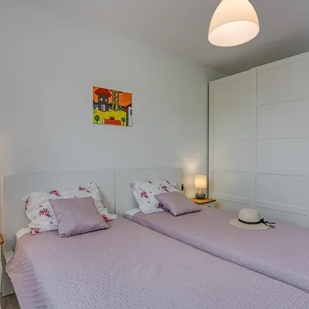 Modern Ana With Jacuzzi And Pool Daire