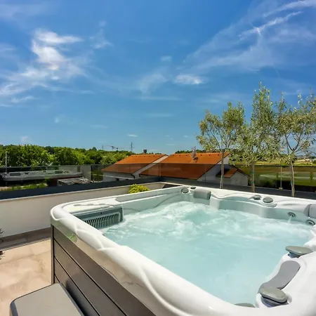 Daire Modern Ana With Jacuzzi And Pool