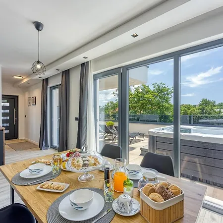 Apartament Modern Ana With Jacuzzi And Pool Poreč