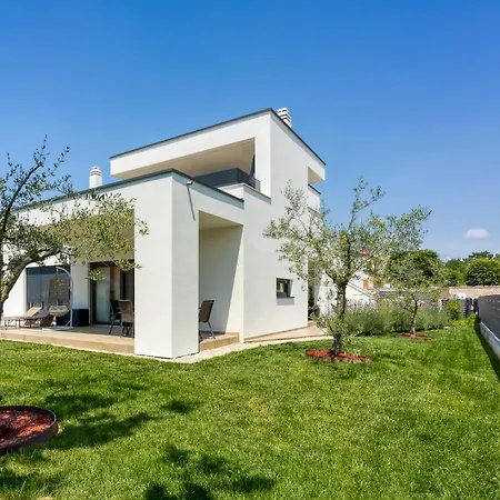 Modern Ana With Jacuzzi And Pool Daire Poreč