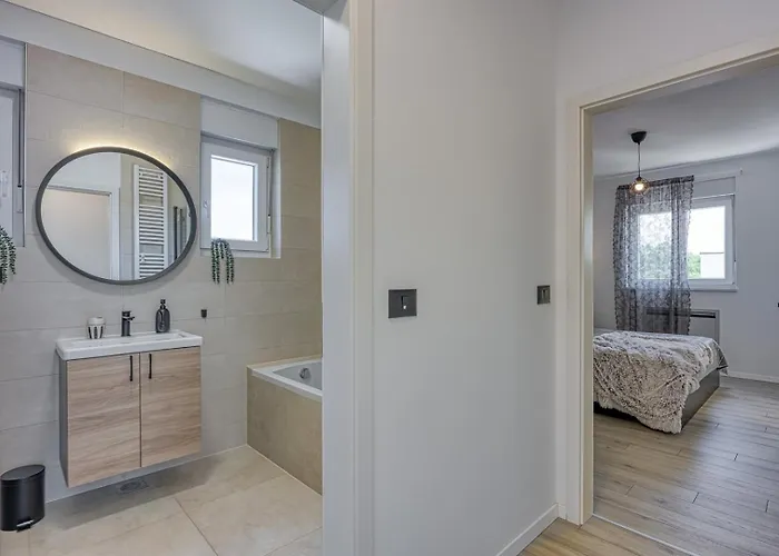Appartamento Modern Ana With Jacuzzi And Pool Porec