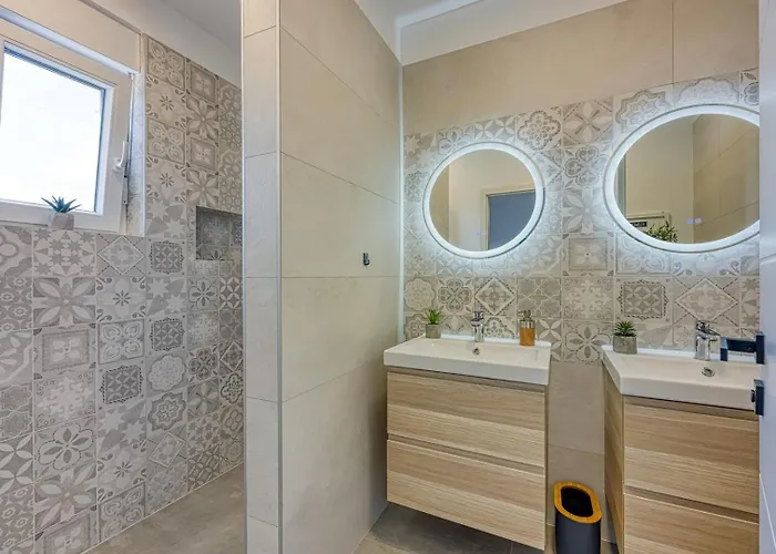 Modern Ana With Jacuzzi And Pool Appartamento Porec