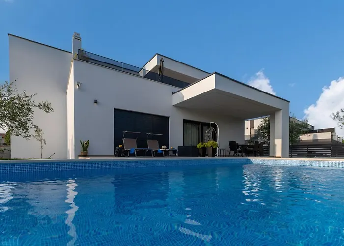 Modern Ana With Jacuzzi And Pool * Пореч