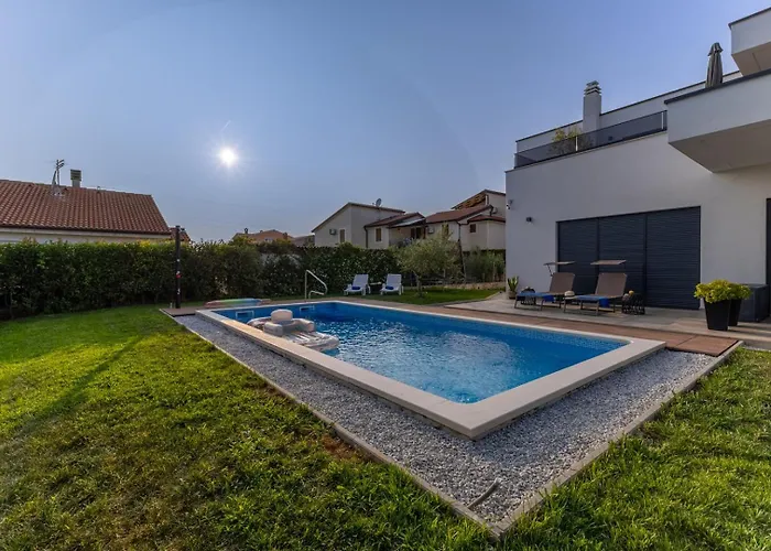 Modern Ana With Jacuzzi And Pool Апартаменты Пореч