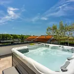 شقة Modern Ana With Jacuzzi And Pool