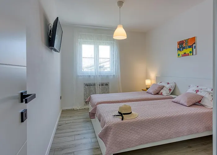 Modern Ana With Jacuzzi And Pool *